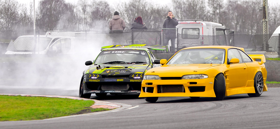 Car drifting at Three Sisters